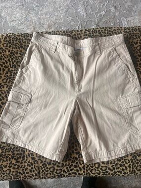 Columbia Omni Shade Shorts Mens Khaki Cargo Sun Protection SZ 38 10” inseam